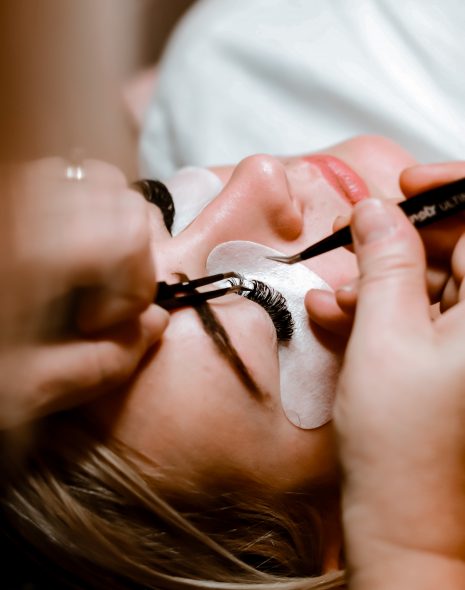 Lash lift perm is best done by the professionals