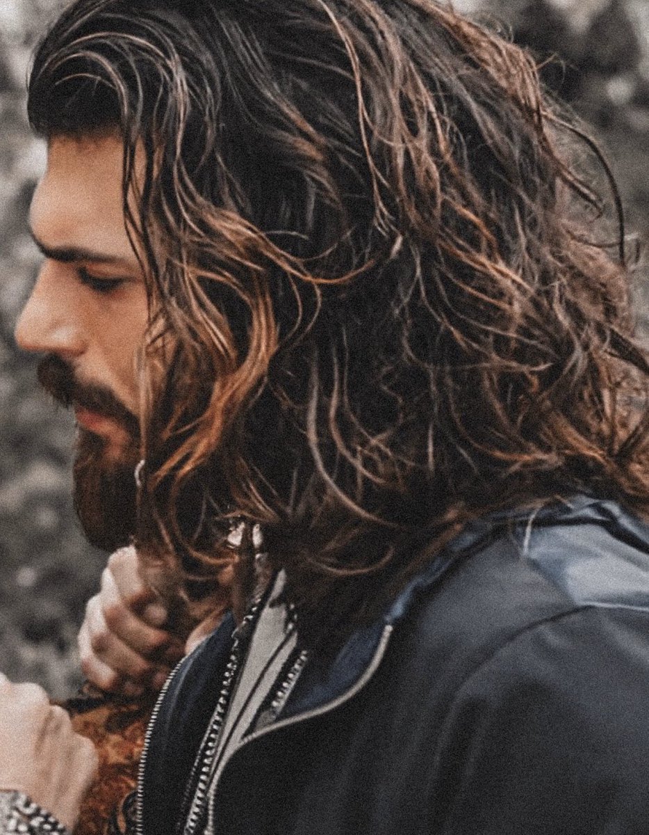 9 coolest fashion tips for scorpio men | Open long hair